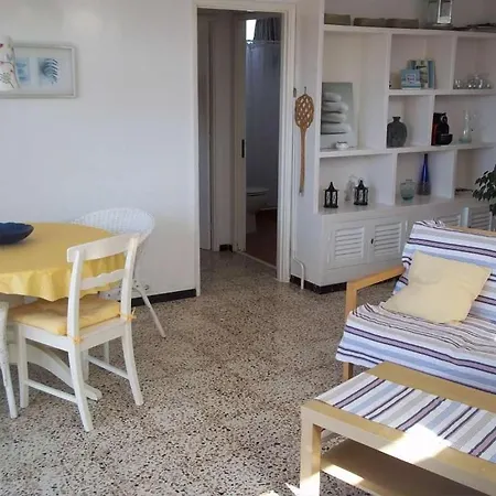 Sleeps 3 Wifi بيت للعطل فامارا